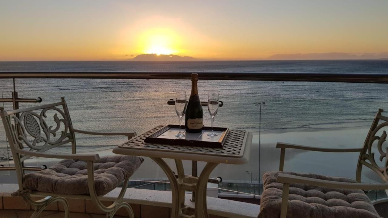 Hibernian Towers 807, Beach Road, Strand Extérieur photo