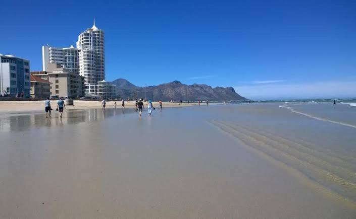 Hibernian Towers 807, Beach Road, Strand Extérieur photo