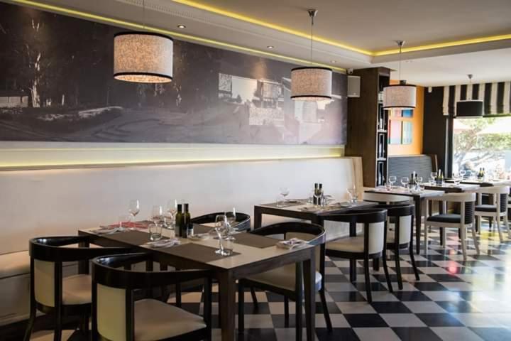 Hibernian Towers 807, Beach Road, Strand Extérieur photo